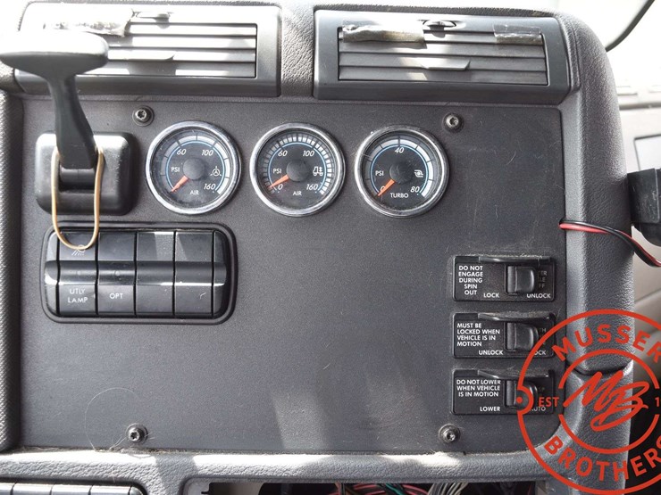 2017-freightliner-cascadia-125-image-43