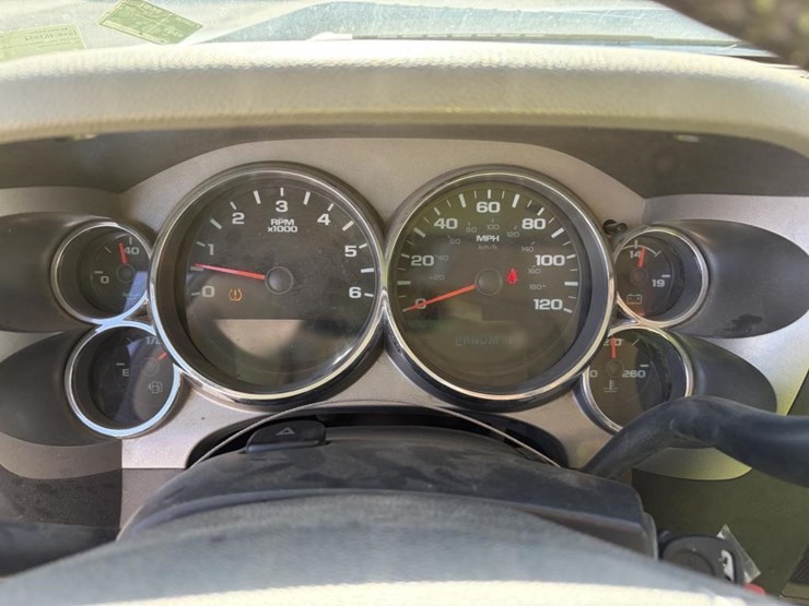2012-gmc-2500hd-image-18