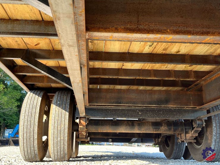 2025-c-&-w-trailers-dual-t/a-flatbed-gooseneck-trailer-image-40