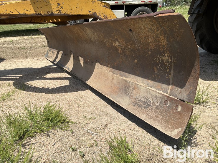 caterpillar-12-image-14