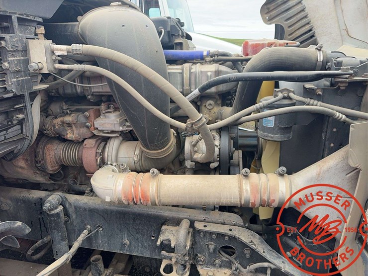 2013-freightliner-cascadia-125-image-28