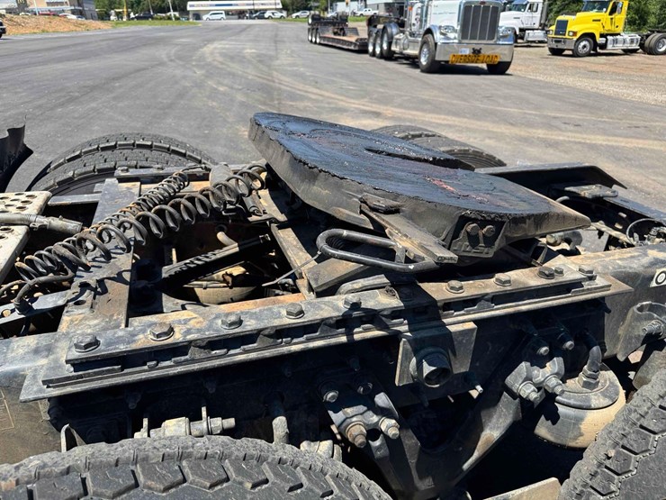 2021-kenworth-t880-image-13