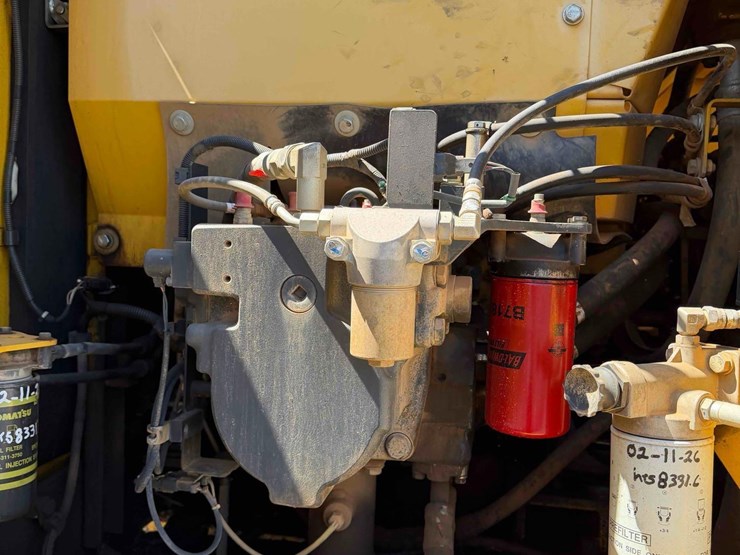 komatsu-pc210-lc-image-16