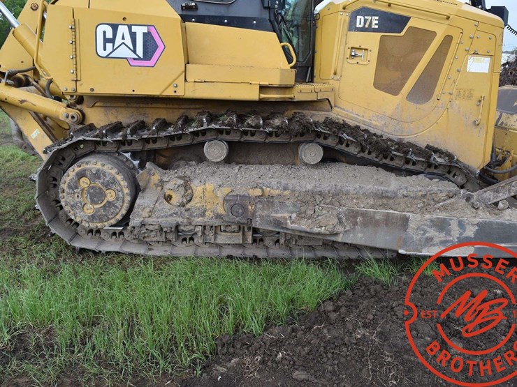 2010-caterpillar-d7e-image-23