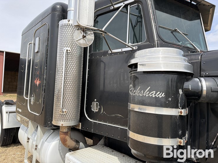 1983-peterbilt-359-image-17