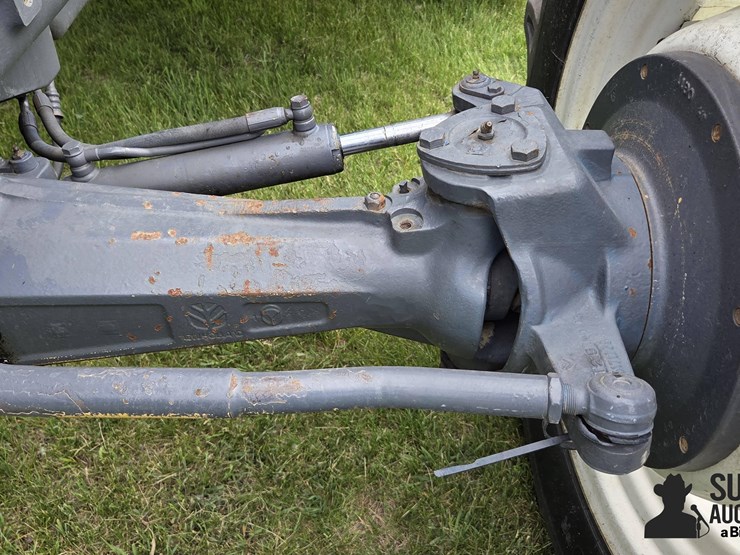 new-holland-tm165-image-10