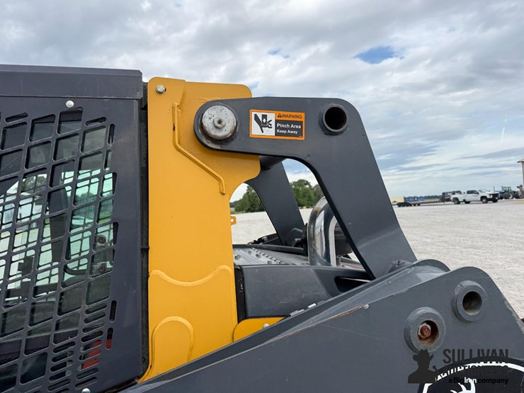 2022-deere-325g-image-19