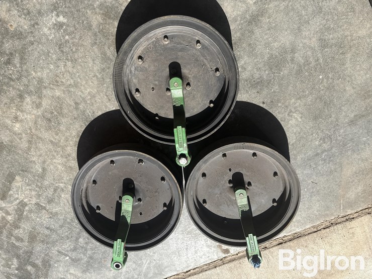 john-deere-planter-gauge-wheels-image-8