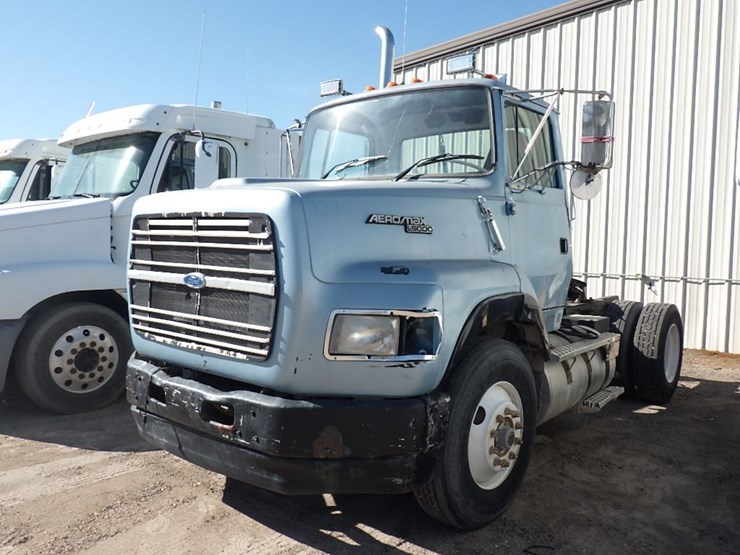 1992-ford-l9000-image-1
