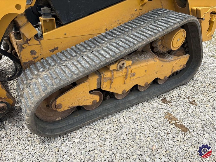 2022-caterpillar-259d3-image-10
