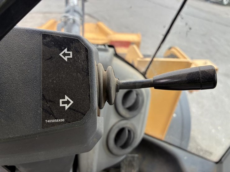 2019-deere-624l-image-19