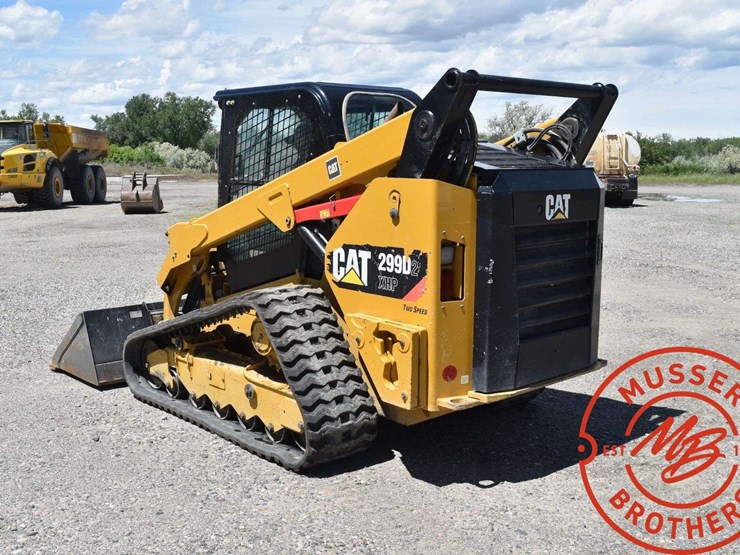 2016-caterpillar-d2-image-6