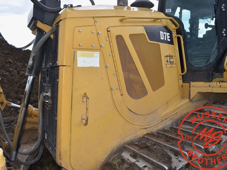 2010-caterpillar-d7e-image-38