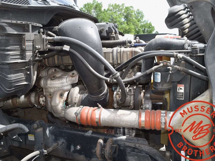 2017-freightliner-cascadia-125-image-19