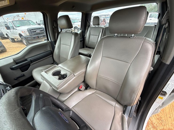 2017-ford-f150-image-16
