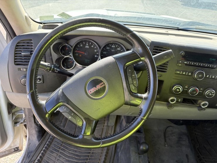 2012-gmc-2500hd-image-16