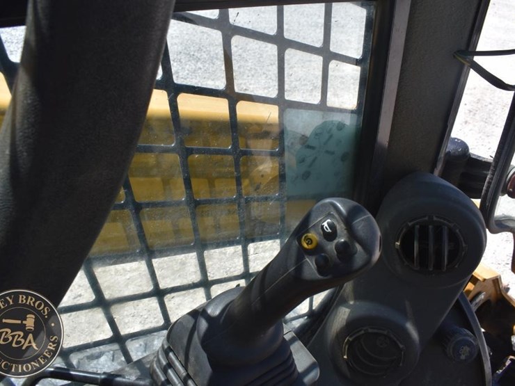 2023-caterpillar-259d3-image-41
