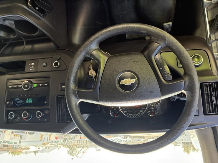 2013-chevrolet-express-3500-image-13