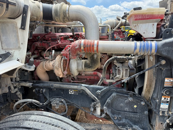 2016-kenworth-t800-image-10