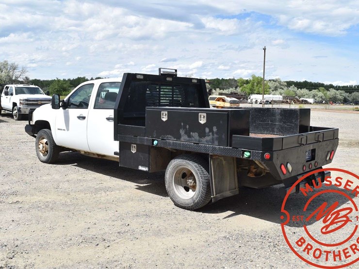 2013-chevrolet-3500-image-5