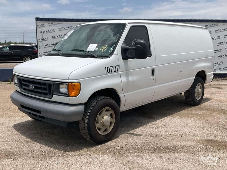 2007-ford-cargo-image-1