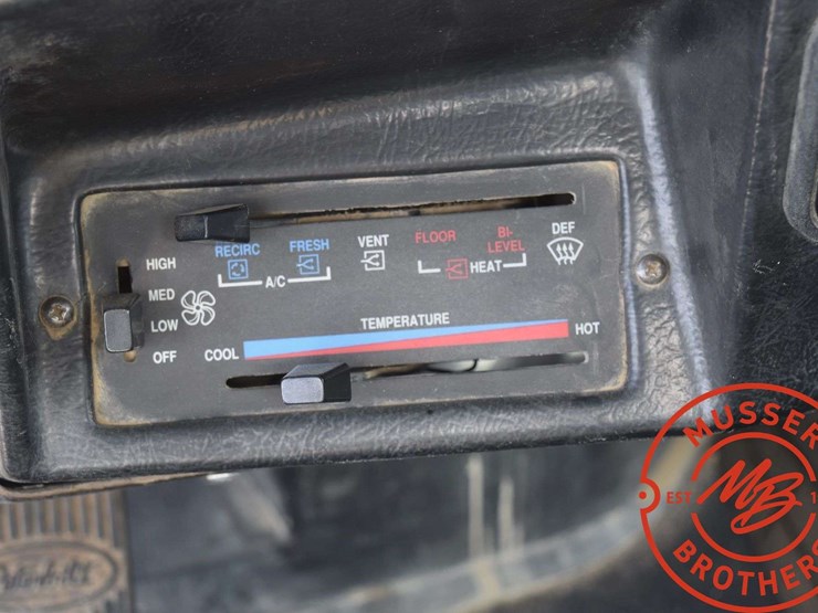 1994-peterbilt-379-image-49