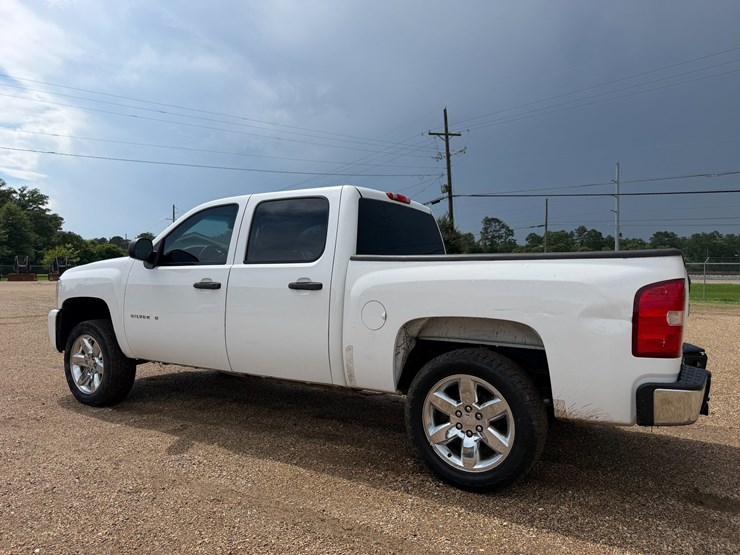 2017-chevrolet-silverado-1500-image-4