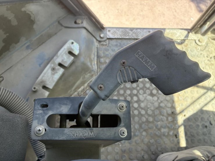 2012-hamm-hd110hv-image-24