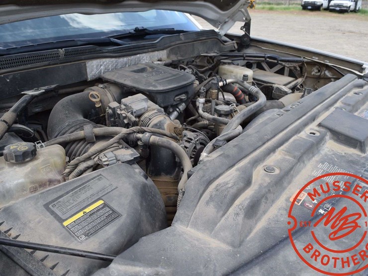 2015-chevrolet-3500-image-22
