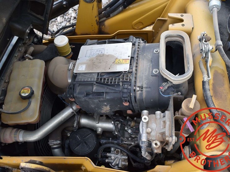 2016-caterpillar-420f2-it-image-60