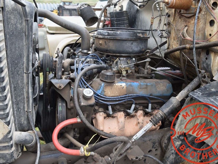 1980-ford-800-image-10