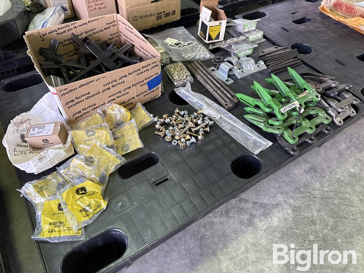 john-deere-assorted-header-parts-image-3