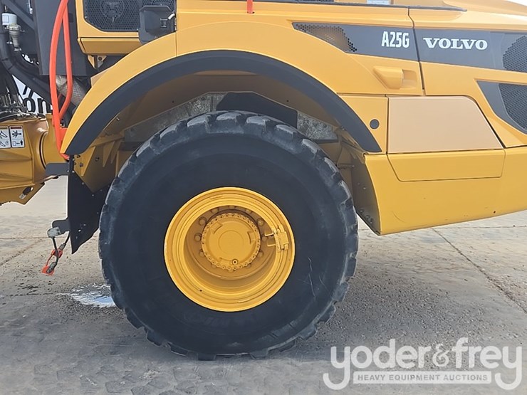 2023-volvo-a25g-image-12
