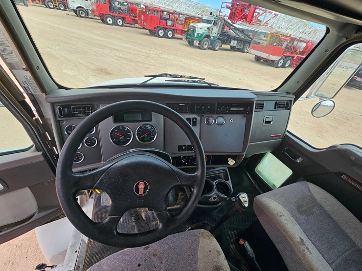 2013-kenworth-t370-image-10