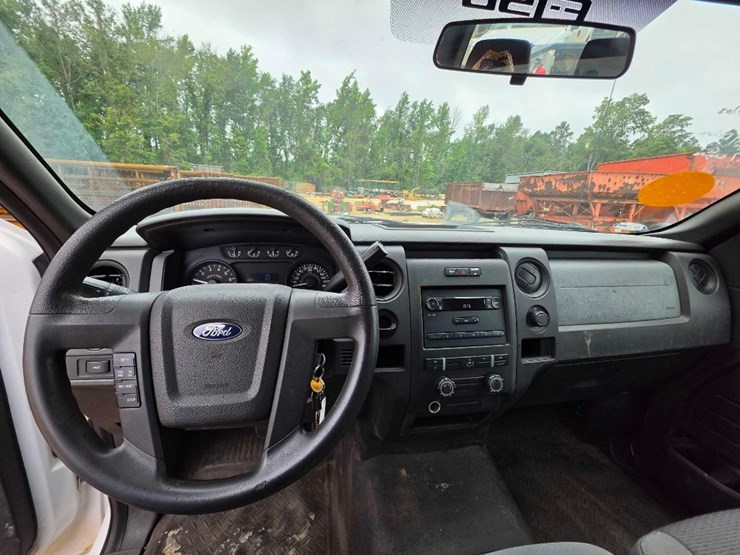 2012-ford-f150-xl-image-10