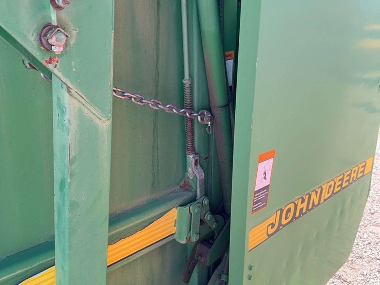 john-deere-566-image-12