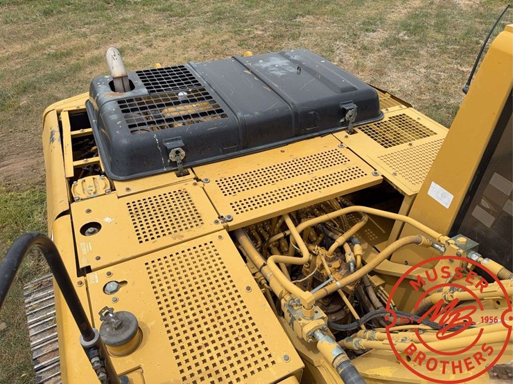 caterpillar-325b-image-28