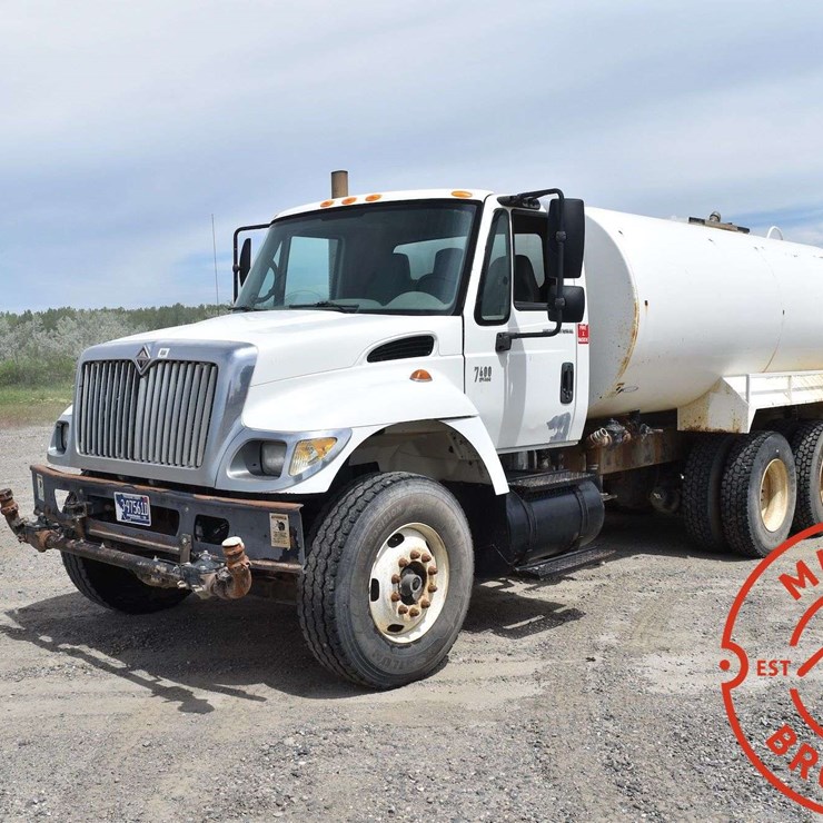 2005 INTERNATIONAL 7400