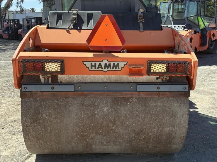 2012-hamm-hd110hv-image-11