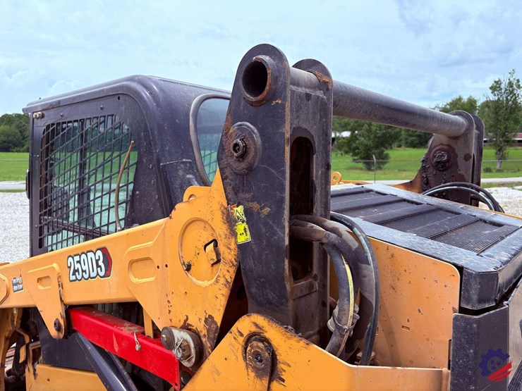 2020-caterpillar-259d3-image-63