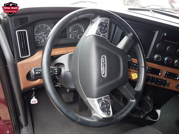 2021-freightliner-cascadia-126-image-20