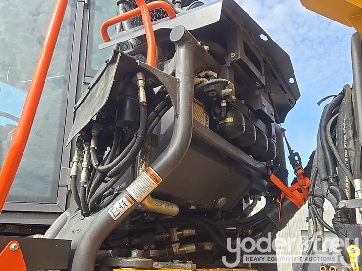 2023-volvo-a25g-image-18