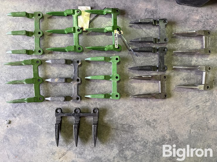 john-deere-assorted-header-parts-image-5