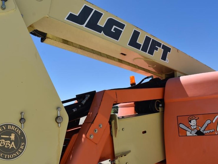 2014-jlg-600a-image-16