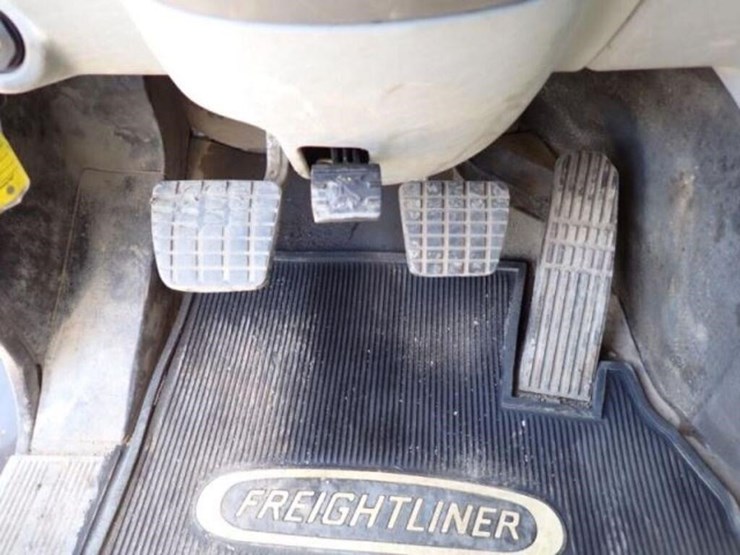 2018-freightliner-coronado-122-image-18