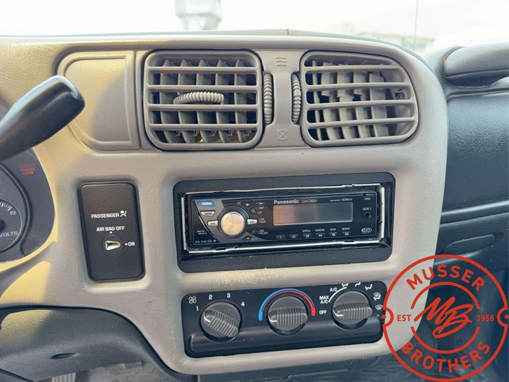 1999-chevrolet-s10-image-22