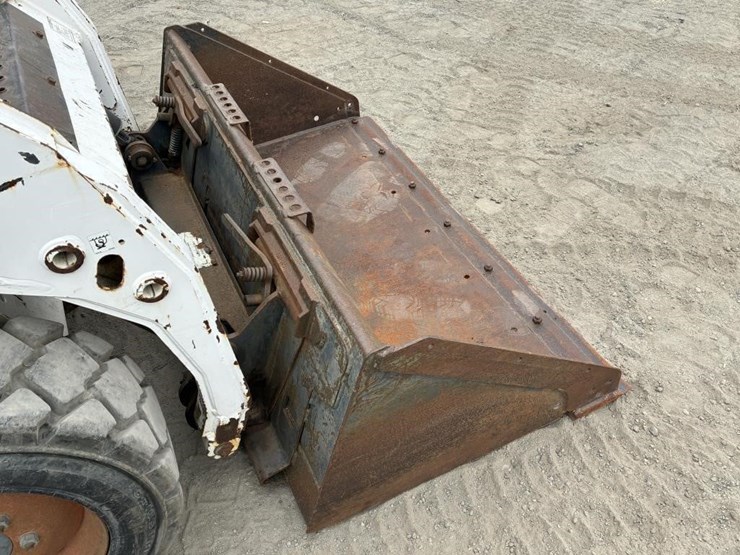 2008-bobcat-s150-image-10