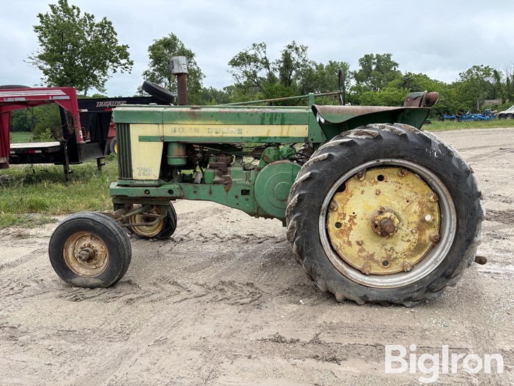 john-deere-720-image-7
