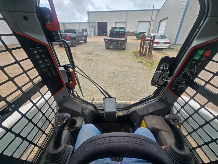 2023-bobcat-t76-image-35