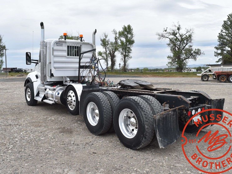 2016-kenworth-t880-image-6